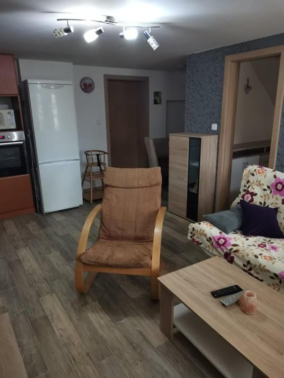 Apartman Damiko Apartment ชริบสกา ภายนอก รูปภาพ